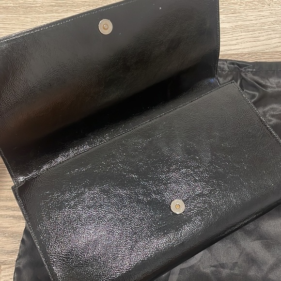Yves Saint Laurent Patent Clutch - Picture 4 of 7